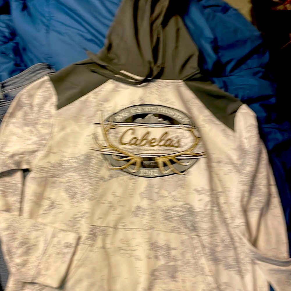 Cabela’s hoodie, new with tags